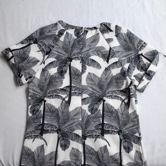 Lulu’s • Going, Going Palm Dress - Picture 3 of 8